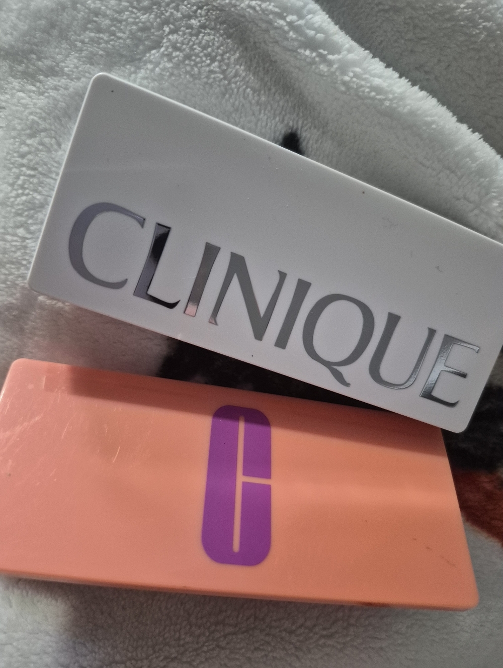 2 Clinique Neutral Eyeshadow Set — Cream, Taupe, Brown & Black Shades - Picture 2 of 4